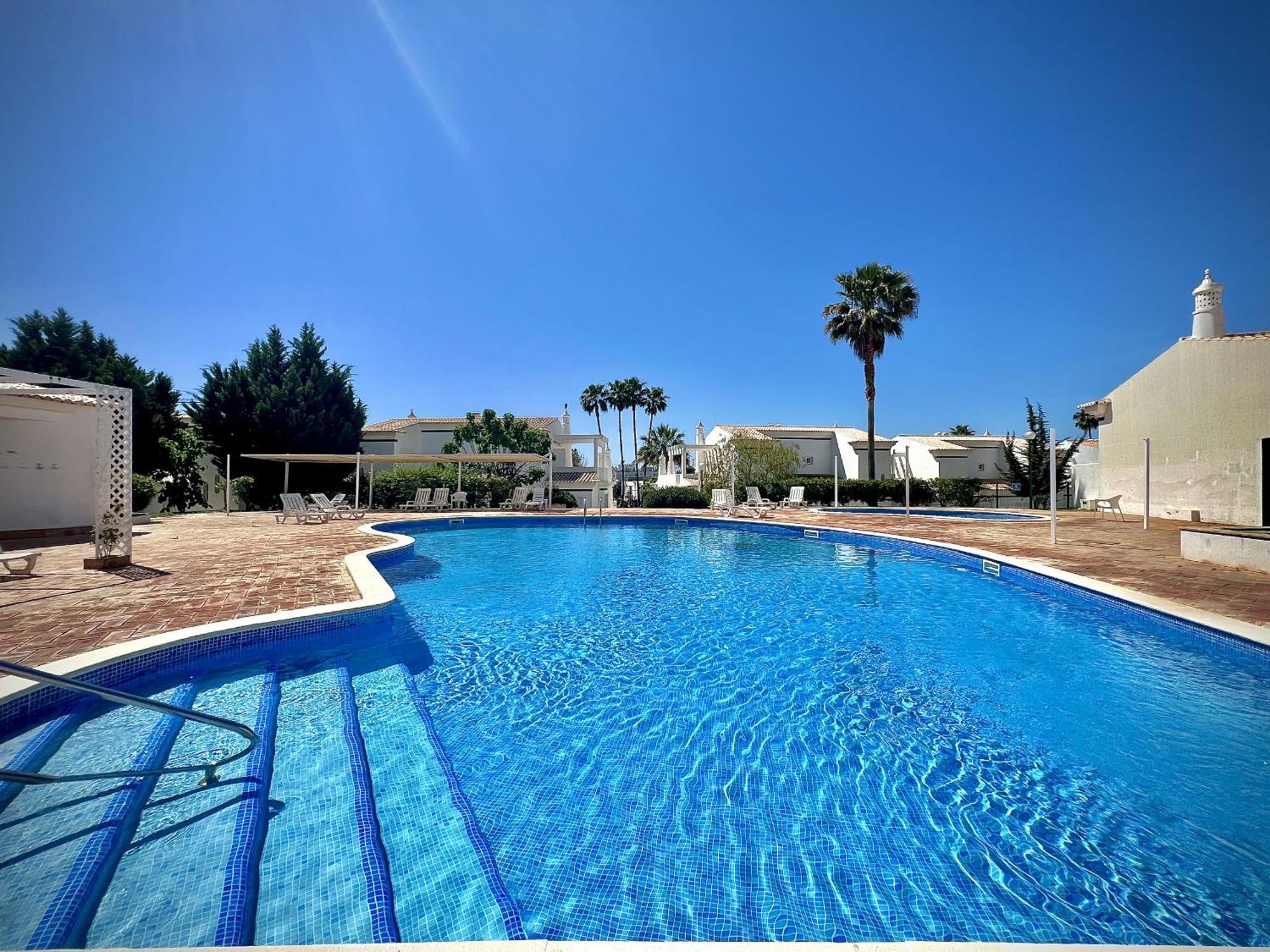 Eden With Pool By Homing Villa *